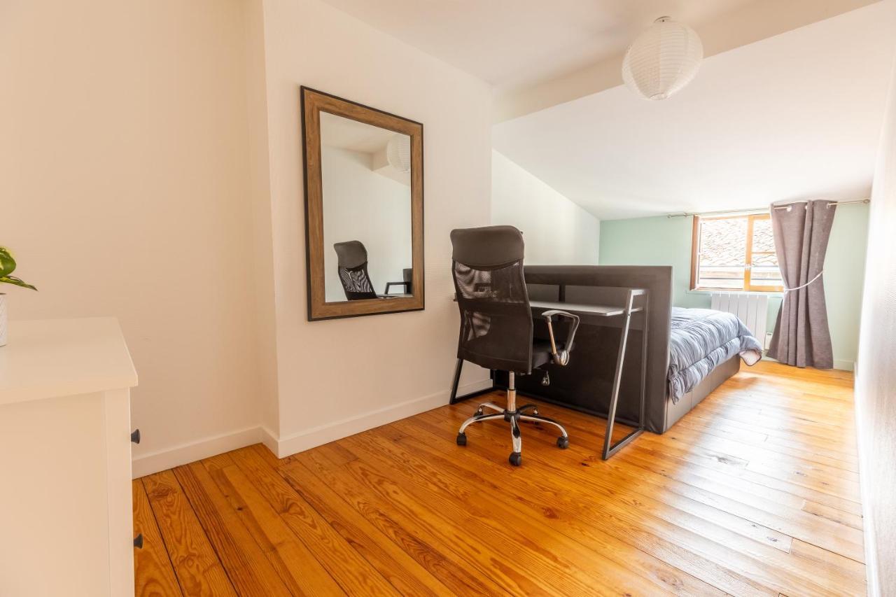 Le Double Pirou # 2 Appartements # Halte Auvergne Thiers Esterno foto